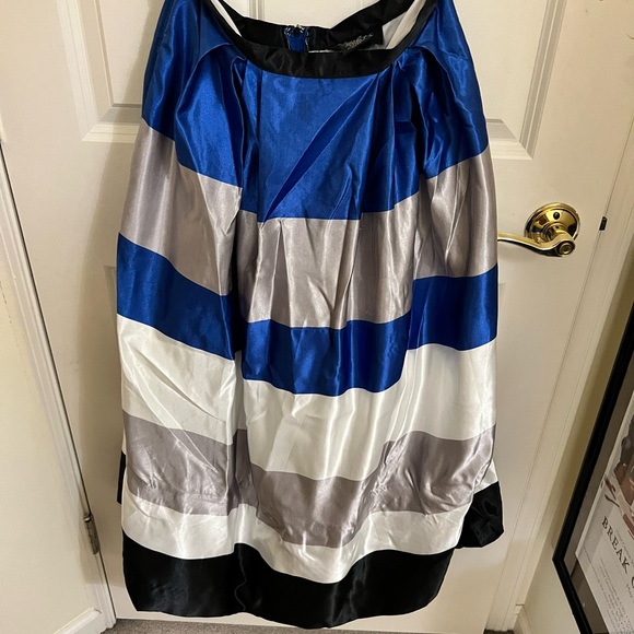 Two Piece Prom/Formal/Ball Dress - Picture 6 of 7